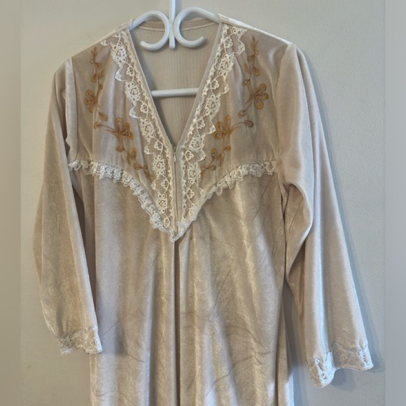 Dresses & Skirts - NEW Velvet Long Sleeve Dress/ Gown
